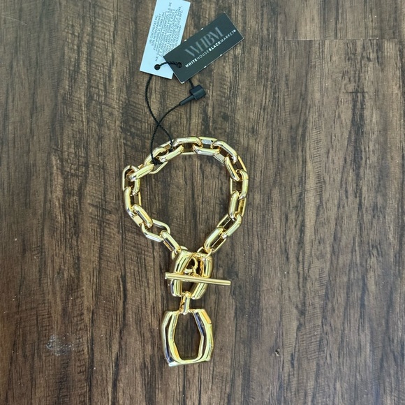 WHBM Gold double links toggle Bracelet - Picture 7 of 16